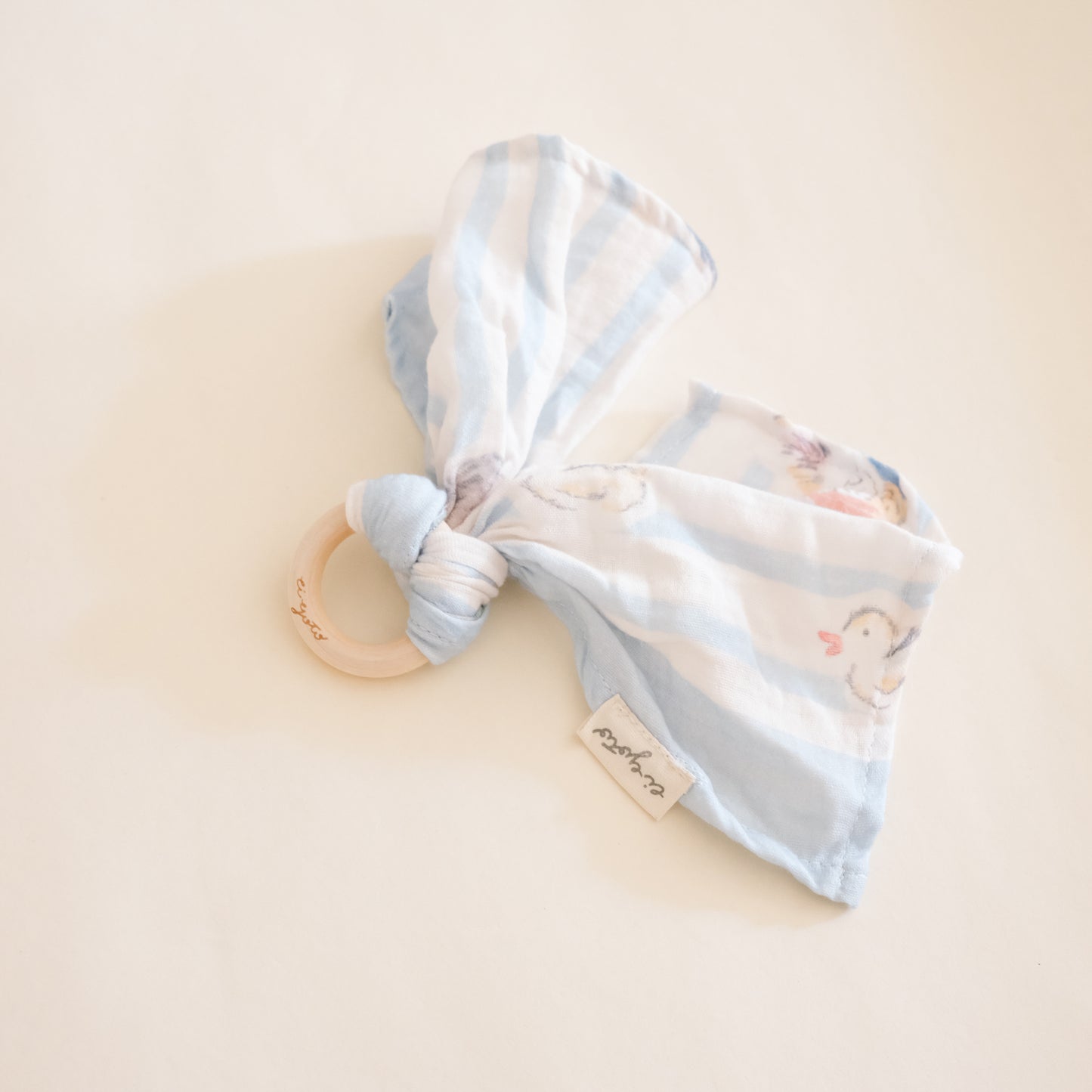 Mordedor Aro de Madera y Muselina para bebé 18