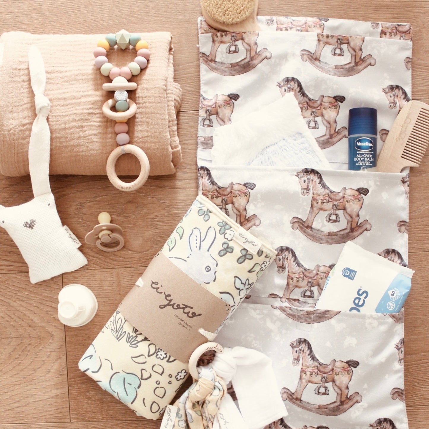 Minipañalera Microfibra para bebé Caballitos de Madera 6