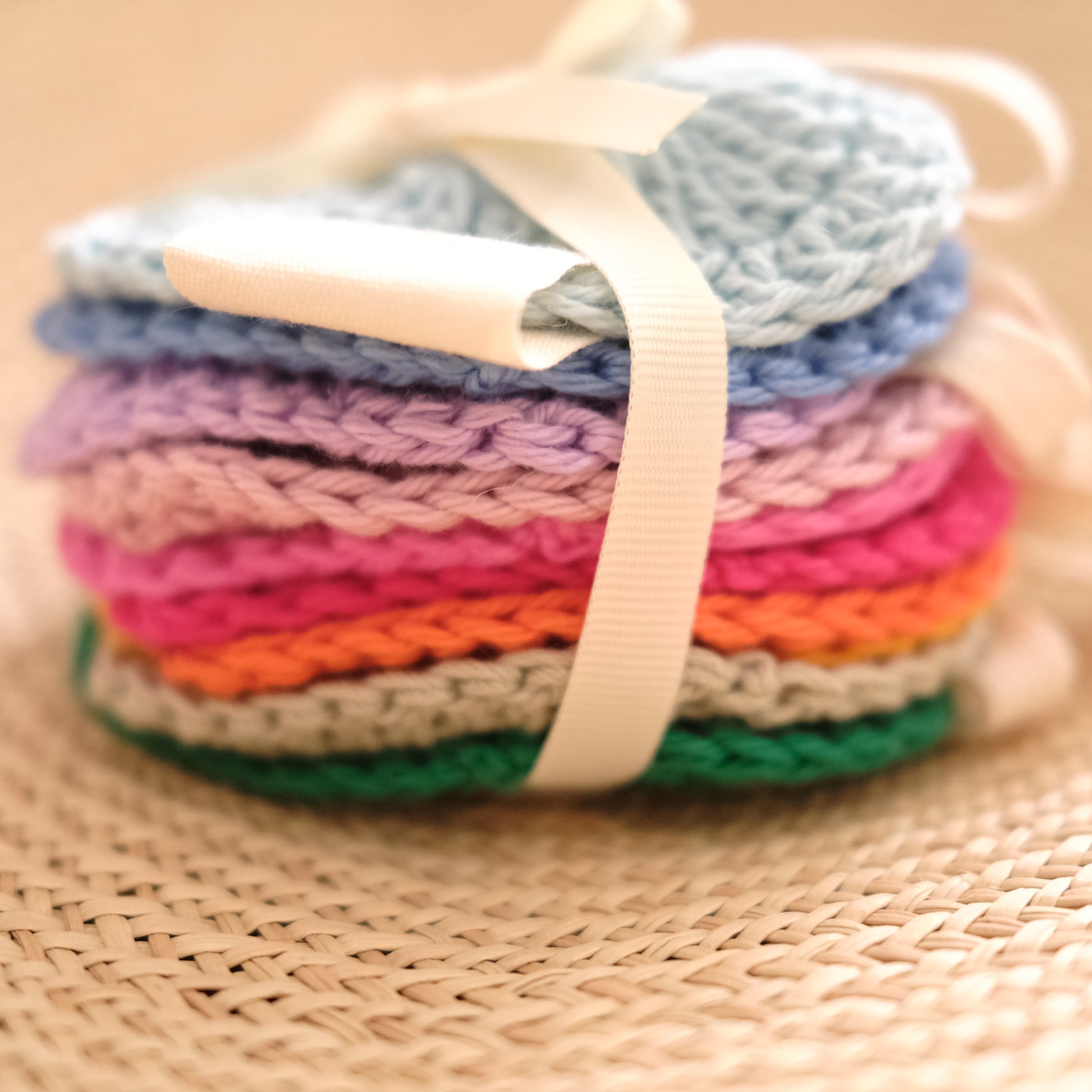 NESTY Guirnalda Corazones Crochet para decorar el cuarto de tu bebé 1